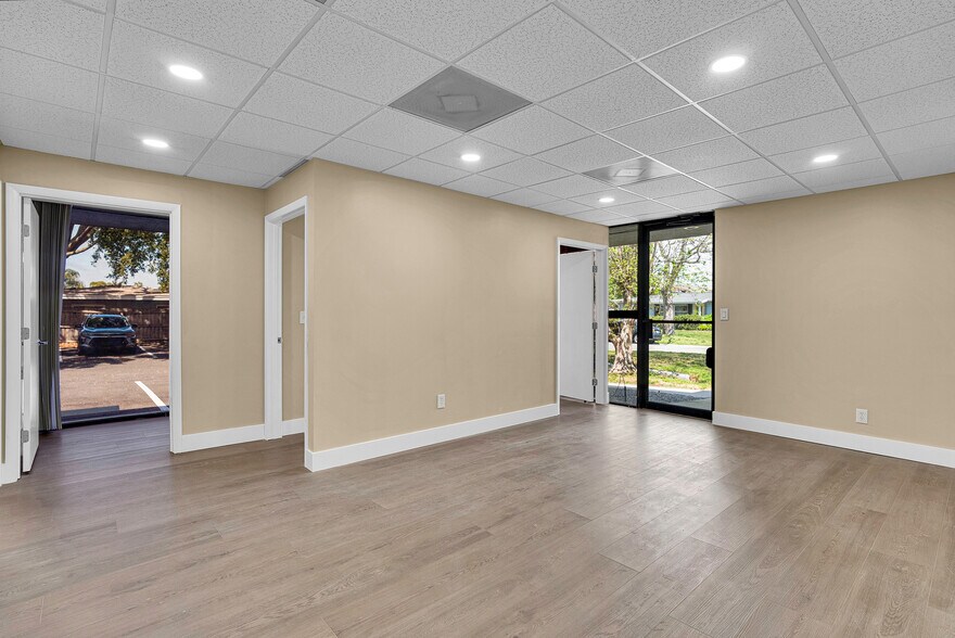 More Photos Of 5666 Seminole Blvd, Seminole Office For Sale