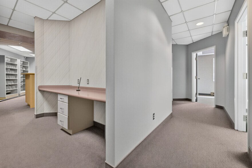 More Photos Of 3405 Rhodes Dr, Windsor Medical For Lease