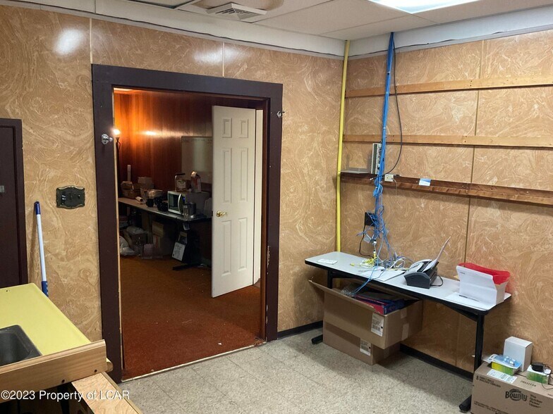 More Photos Of 22 S Prospect St, Nanticoke Office For Sale