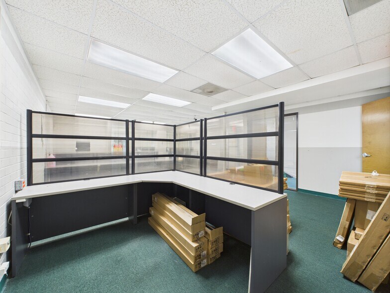 More Photos Of 1122 Pasadena Blvd, Pasadena Freestanding For Lease