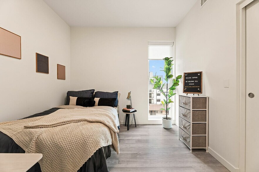 More Photos Of 660 N Oxford Ave, Los Angeles Apartments For Sale