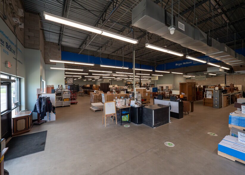 More Photos Of 2555 Bethel Rd, Columbus Freestanding For Lease