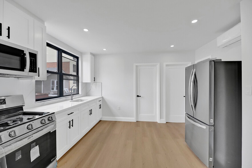 More Photos Of 3013 Brighton 5th St, Brooklyn Apartments For Sale