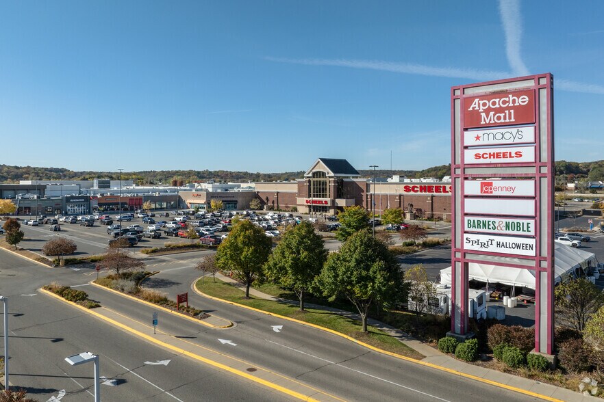 More Photos Of 333 Apache Mall, Rochester Unknown For Lease