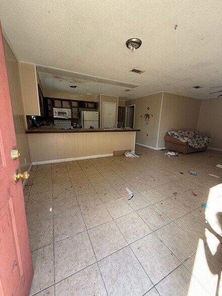 More Photos Of 207-209 Carl St, Leesville Apartments For Sale