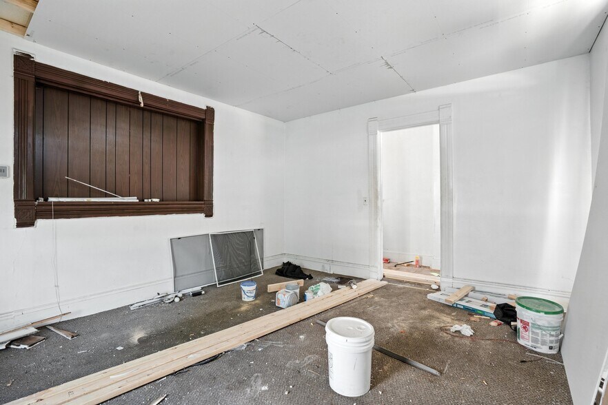 More Photos Of 1614 W 3rd St, Davenport Apartments For Sale