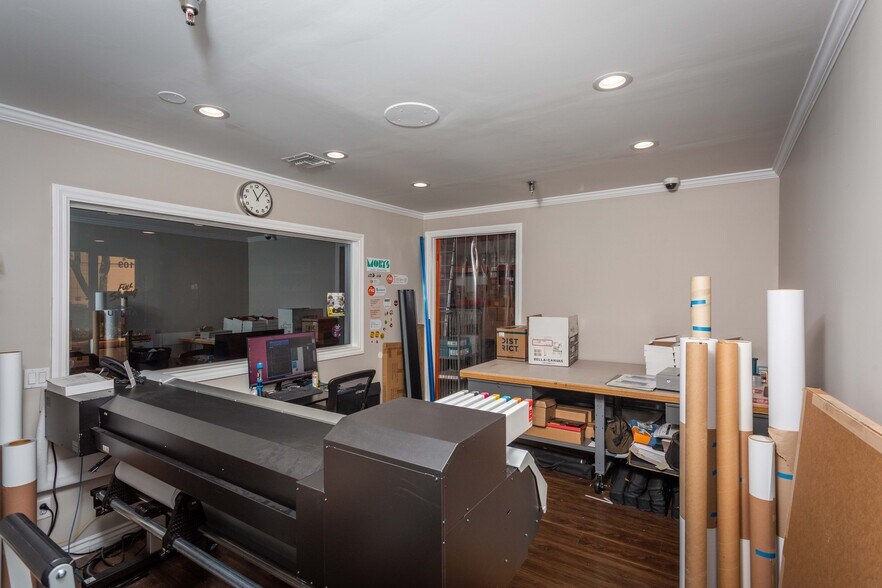 More Photos Of 15840 W Monte St, Sylmar Warehouse For Sale