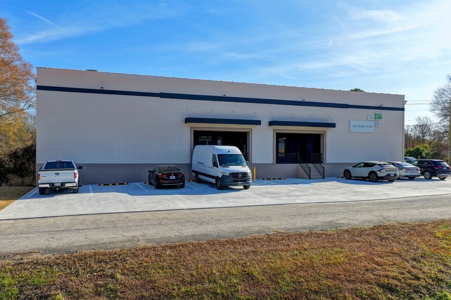 Primary Photo Of 4784 Cantrell Rd, Flowery Branch Warehouse For Sale