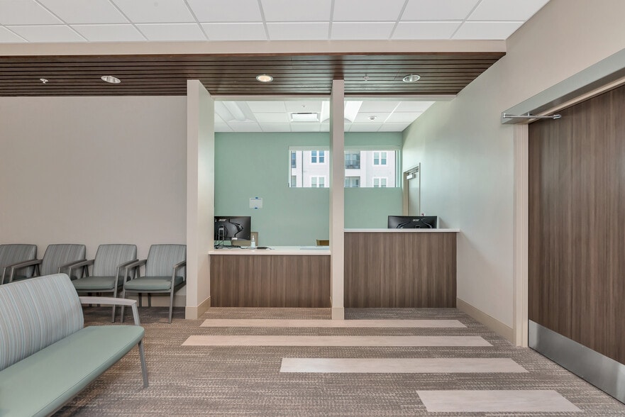 More Photos Of 2851 Height St, Sarasota Medical For Lease