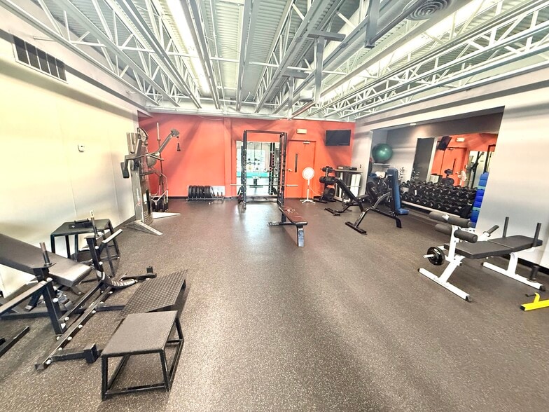More Photos Of 419 Kays Dr, Normal Industrial For Sale