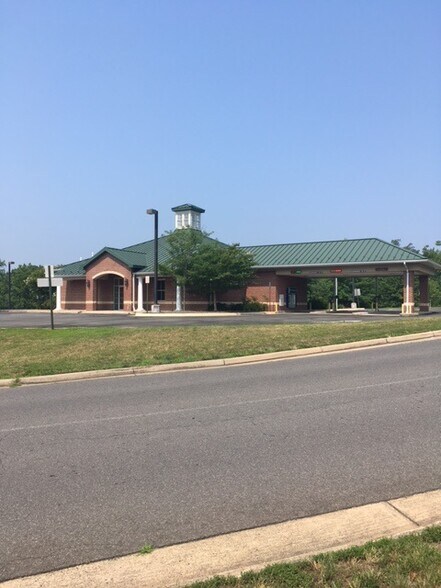 More Photos Of 17119 Wayside Dr, Dumfries General Retail For Sale