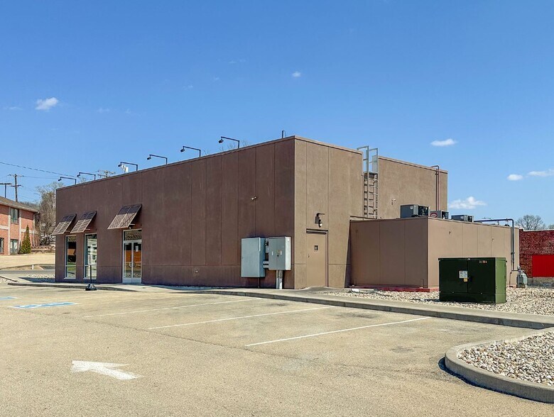 More Photos Of 375 E High St, Potosi Fast Food For Lease