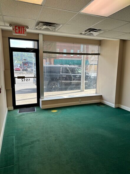 More Photos Of 1510-1520 Greenup Ave, Ashland Storefront Retail Office For Lease