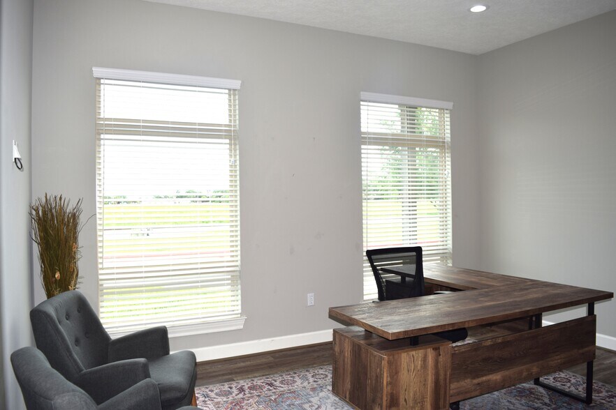 More Photos Of 1000 Broadway St, Pearland Office For Sale