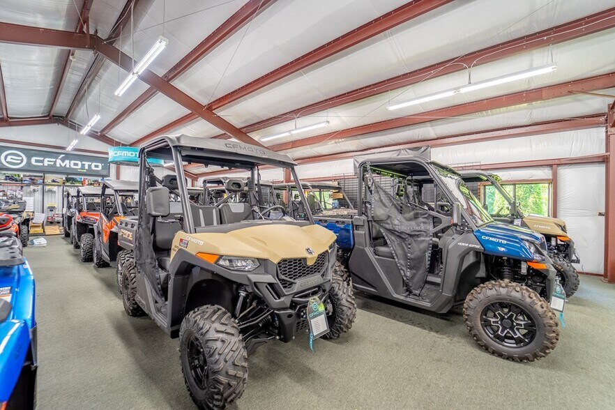 More Photos Of 424 Terrell Rd, Franklin Showroom For Sale