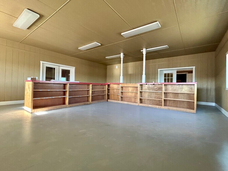 More Photos Of 2306 Garden City Hwy, Midland Warehouse For Sale