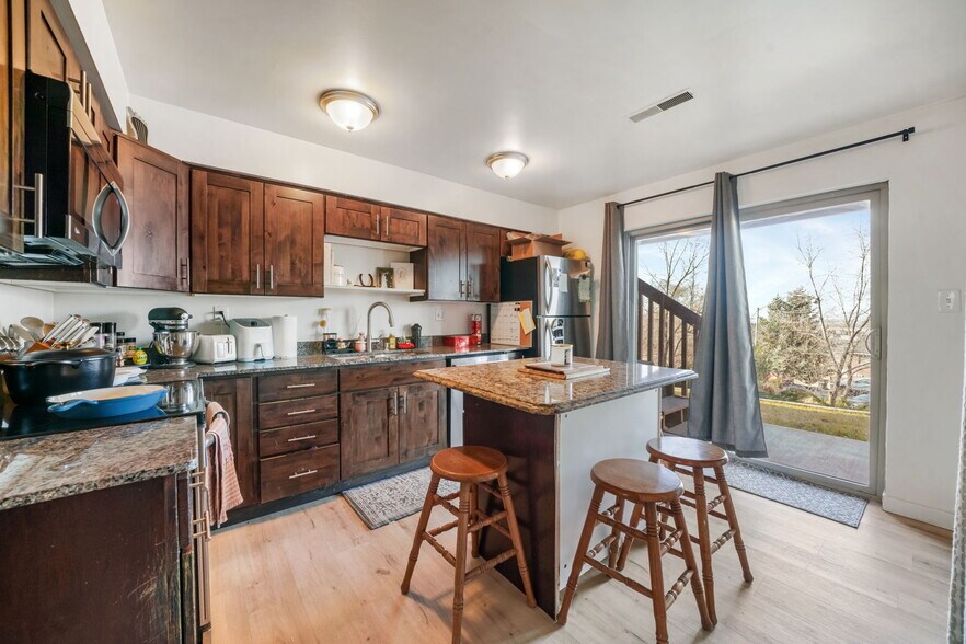 More Photos Of 2030 Nevada Cir, Provo Apartments For Sale