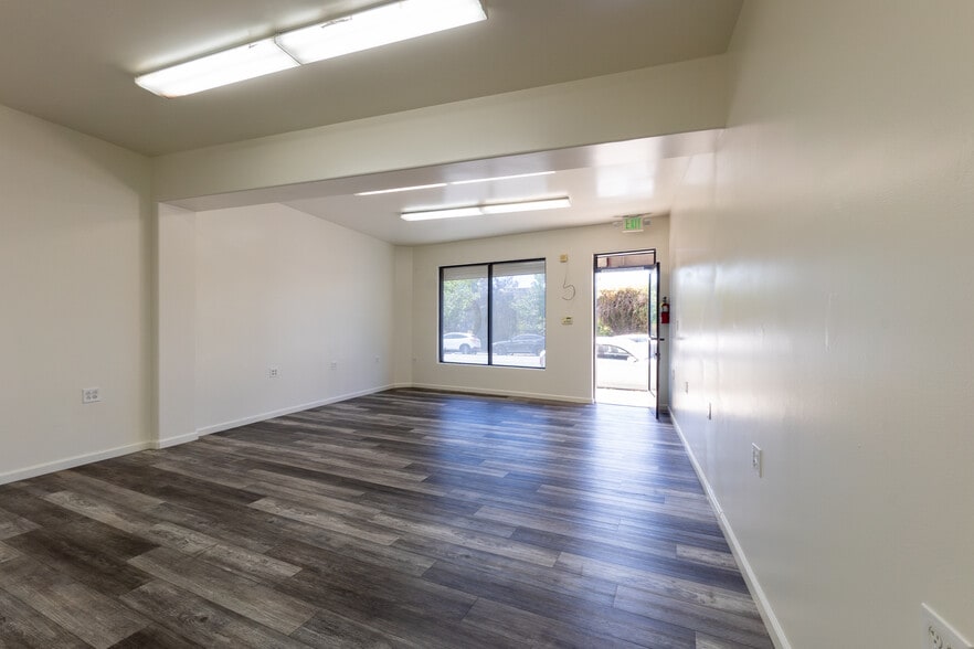 More Photos Of 3700 E 12th St, Oakland Storefront Retail Office For Lease
