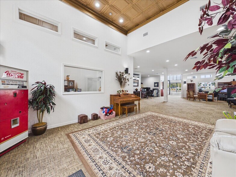 More Photos Of 621 St Johns Ave, Palatka Storefront For Sale