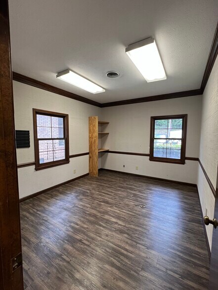 More Photos Of 3822 Rosemont Dr, Columbus Medical For Lease