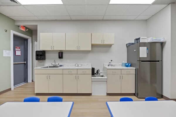 More Photos Of 4520 Military Rd, Niagara Falls Office For Sale