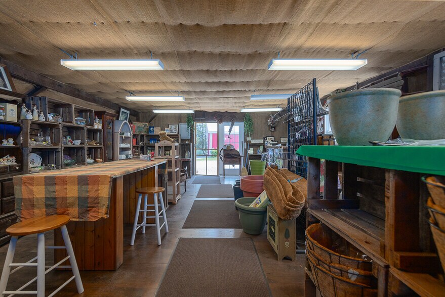 More Photos Of 73 Little York Rd, Warwick Garden Center For Sale