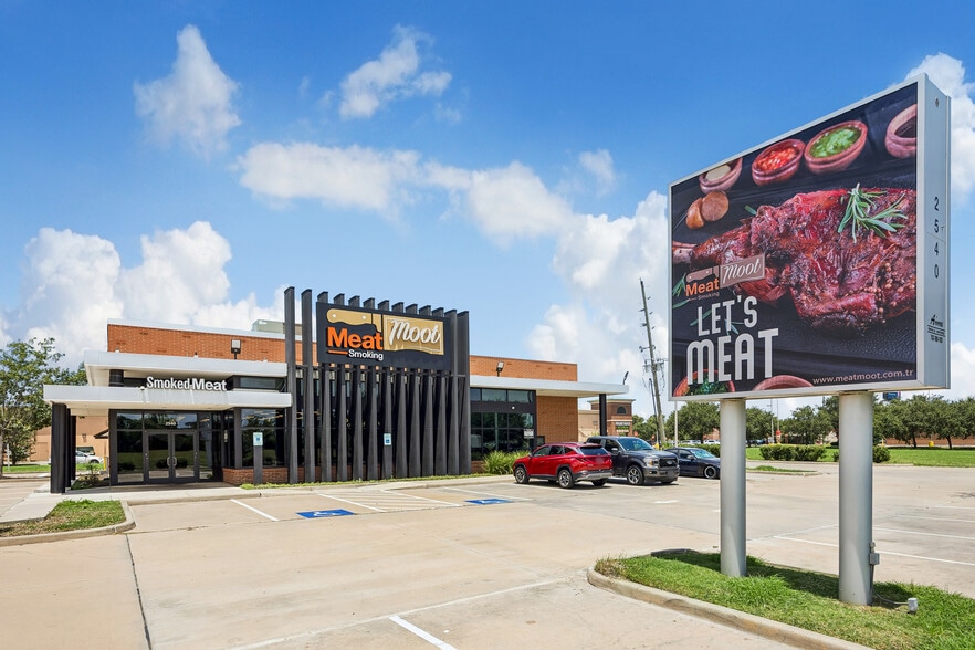More Photos Of 2540 Eldridge Pky, Houston Freestanding For Sale