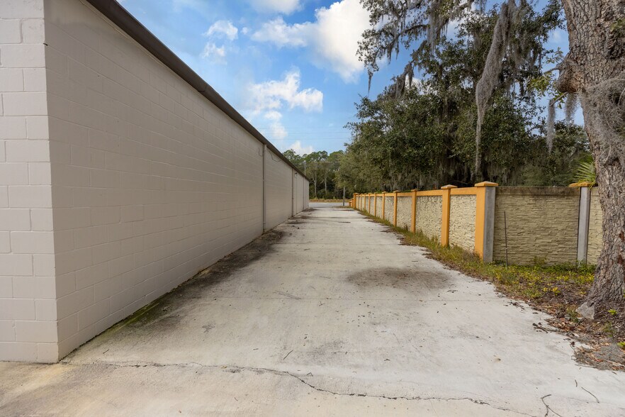 More Photos Of 5953 Roosevelt Blvd, Jacksonville Storefront Retail Office For Sale