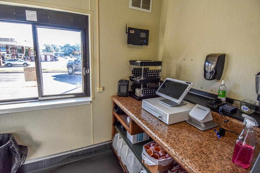 More Photos Of 1530 Hwy 16, Griffin Restaurant For Sale