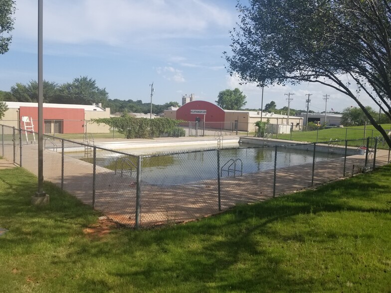 More Photos Of 6800 N Bryant Ave, Oklahoma City Religious Facility For Sale