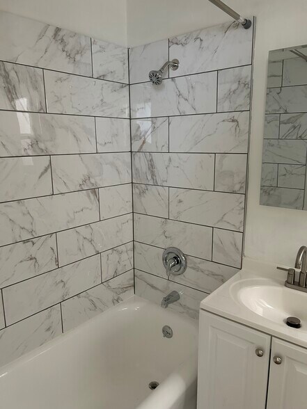 More Photos Of 1506 W 36th St, Los Angeles Apartments For Sale