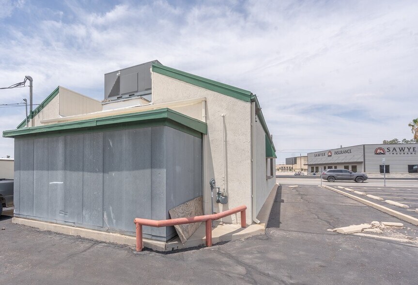 More Photos Of 810 S Stockton Ave, Monahans General Retail For Lease