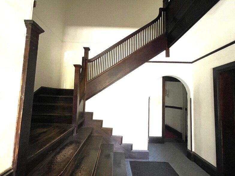 More Photos Of 506 E Seneca St, Ithaca Multifamily For Sale