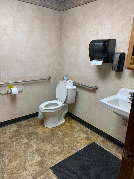 More Photos Of 7490 Bridgewater Rd, Huber Heights Manufacturing For Lease