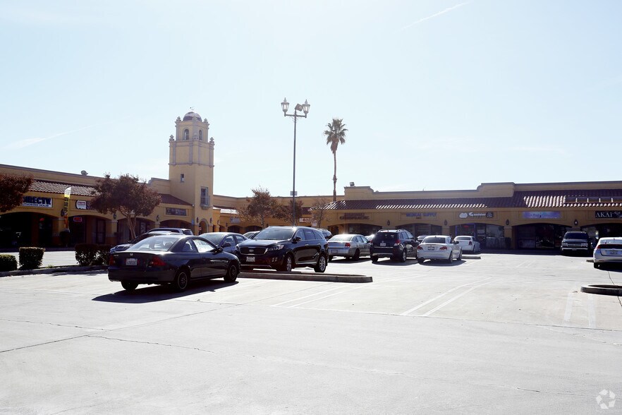 More Photos Of 2720-2728 E Palmdale Blvd, Palmdale Freestanding For Lease