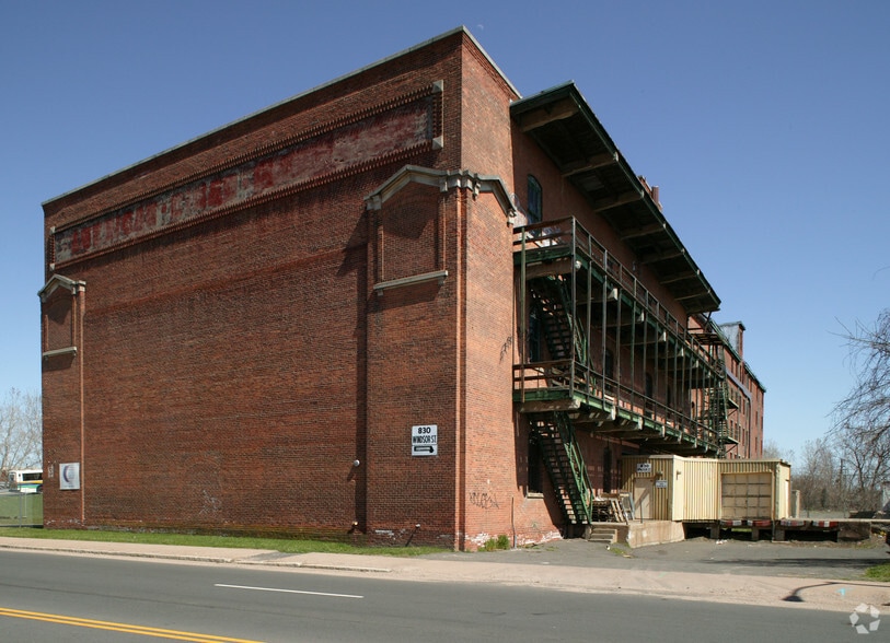 More Photos Of 830 Windsor St, Hartford Warehouse For Sale