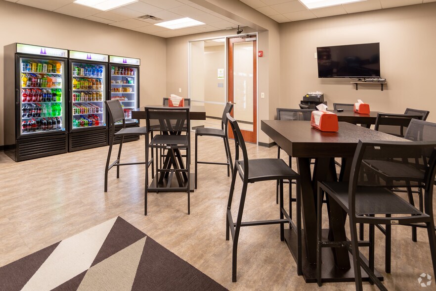 More Photos Of 19026 Ridgewood Pky, San Antonio Office For Lease