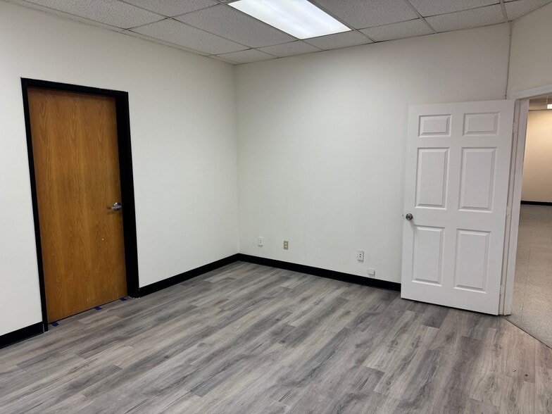 More Photos Of 6750 Foster Bridge Blvd, Bell Gardens Distribution For Lease