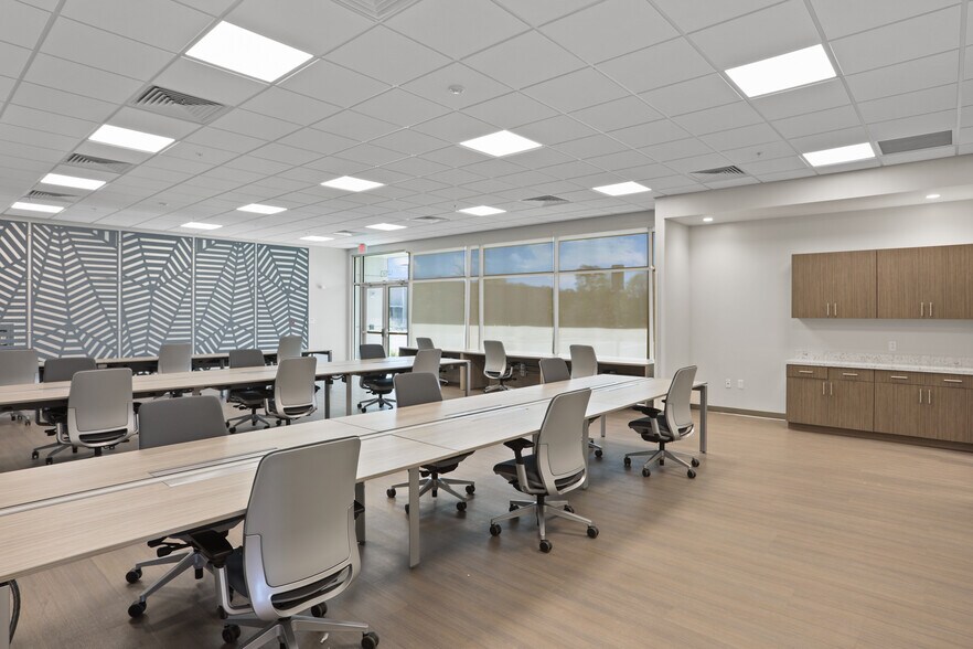 More Photos Of 14193 NW 129th Way, Alachua Research And Development For Lease