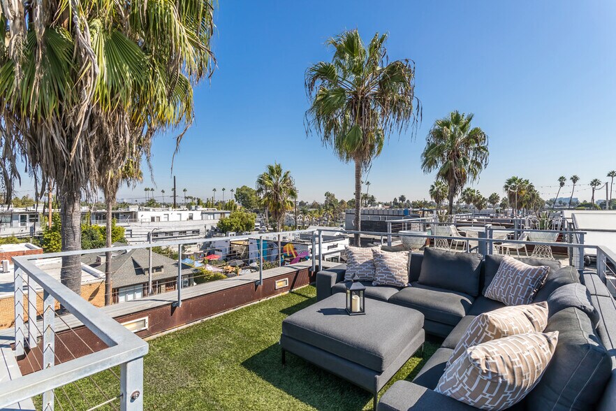 More Photos Of Abbot Kinney Blvd, Venice Loft Creative Space For Lease