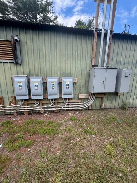 More Photos Of 179 Melody Ln, Saint Albans Industrial For Sale