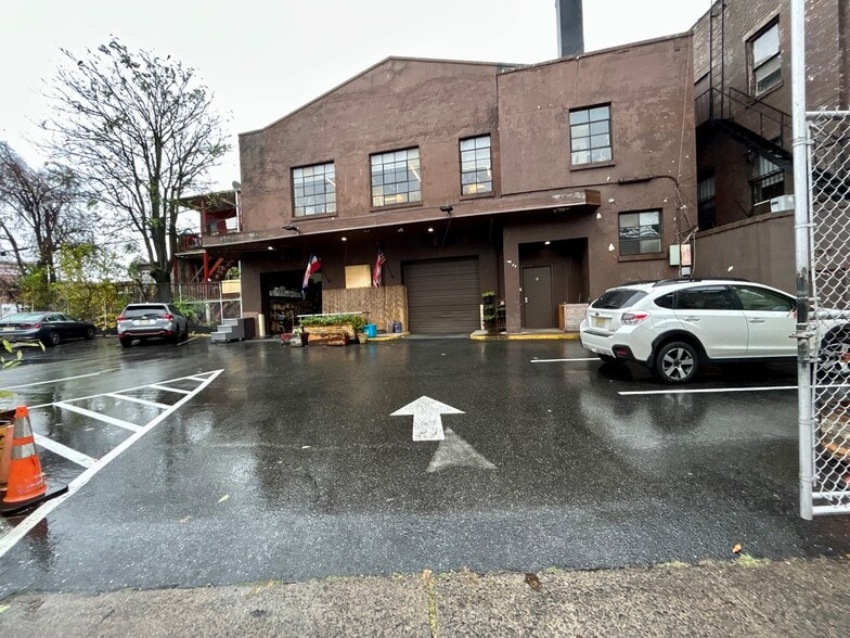 More Photos Of 20-34 Park Ave, Paterson Office For Sale