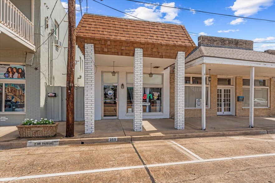 More Photos Of 313 E Main St, Humble Storefront Retail Office For Lease