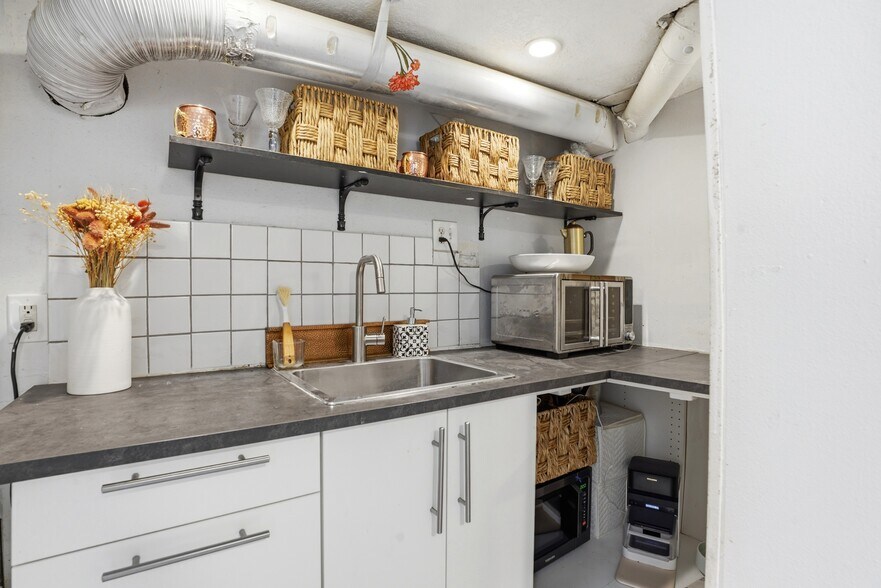 More Photos Of 1314 7th St, Oregon City Flex For Sale