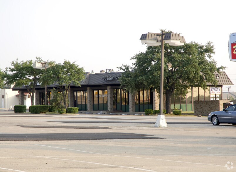 More Photos Of 3501 Gus Thomasson Rd, Mesquite Unknown For Lease