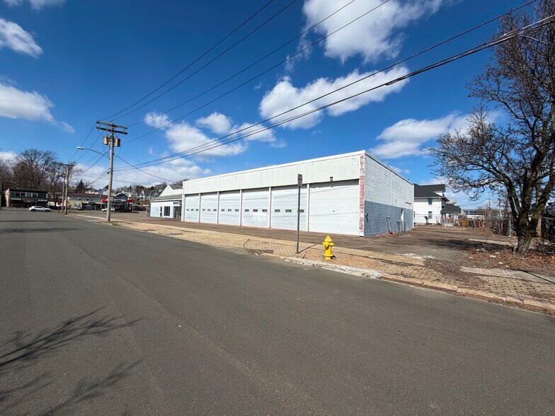 More Photos Of , Hamden General Retail For Sale