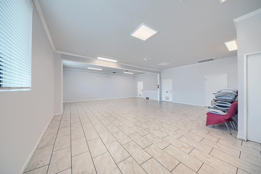 More Photos Of 33 E Magnolia St, Stockton Office For Lease