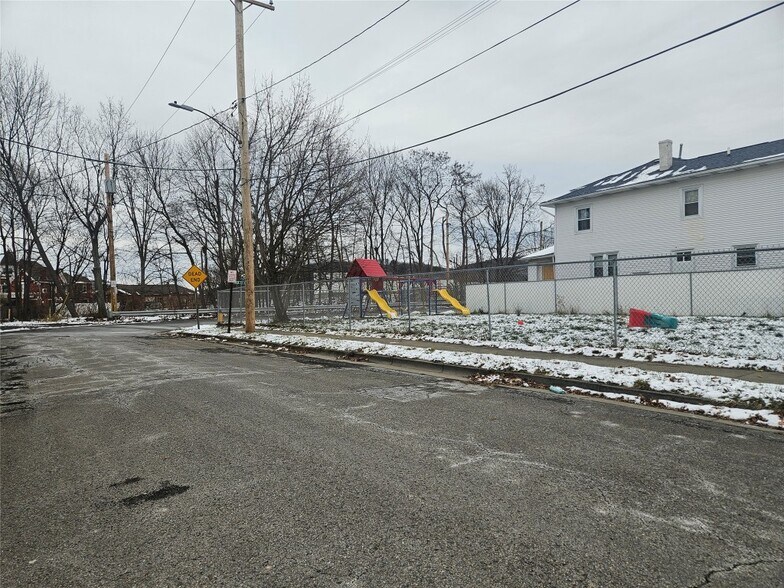 More Photos Of 1 Endicott Ave, Johnson City Office For Sale