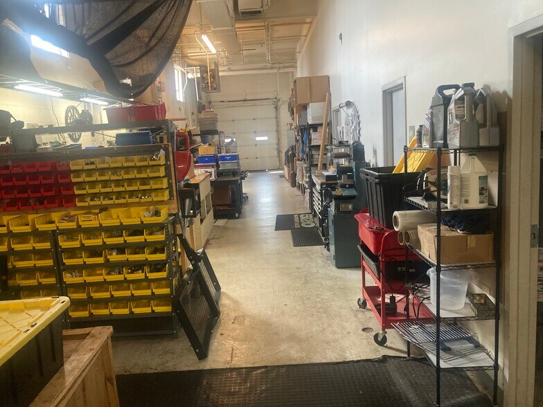 More Photos Of 620-630 Estes Ave, Schaumburg Warehouse For Sale