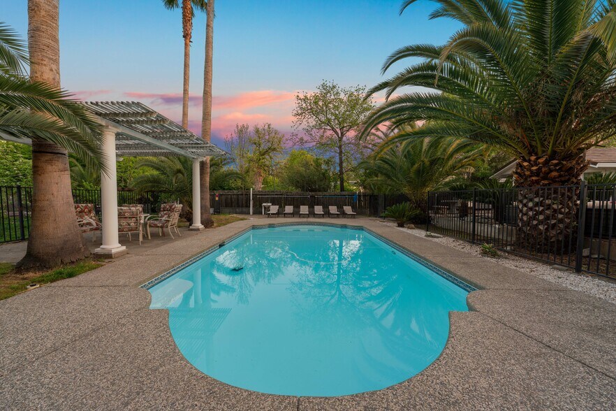 More Photos Of 3734 Hollister Ave, Carmichael Assisted Living For Sale
